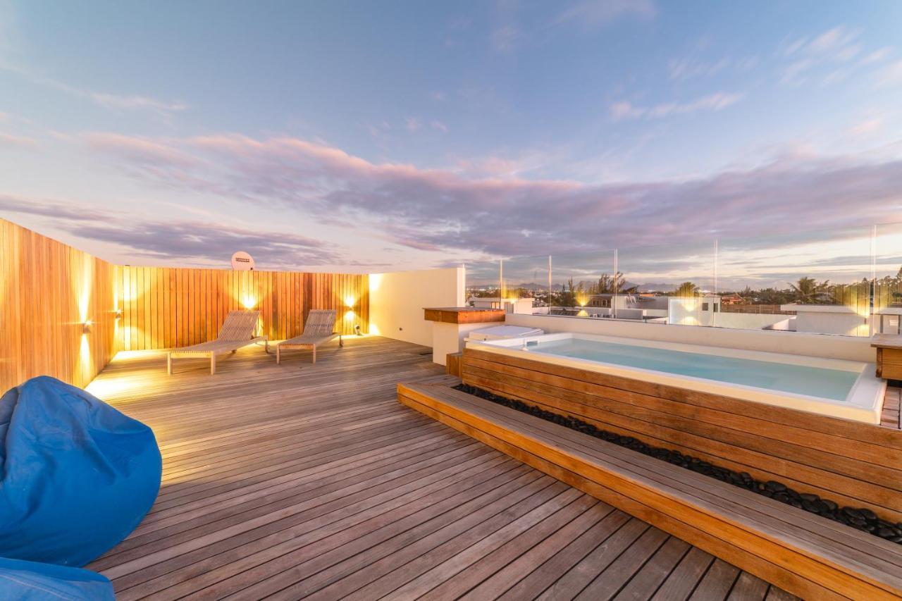 Penthouse 13 - One Bay Residence With Private Rooftop Terrace And Dip In Pool Pereybere Beach Екстер'єр фото