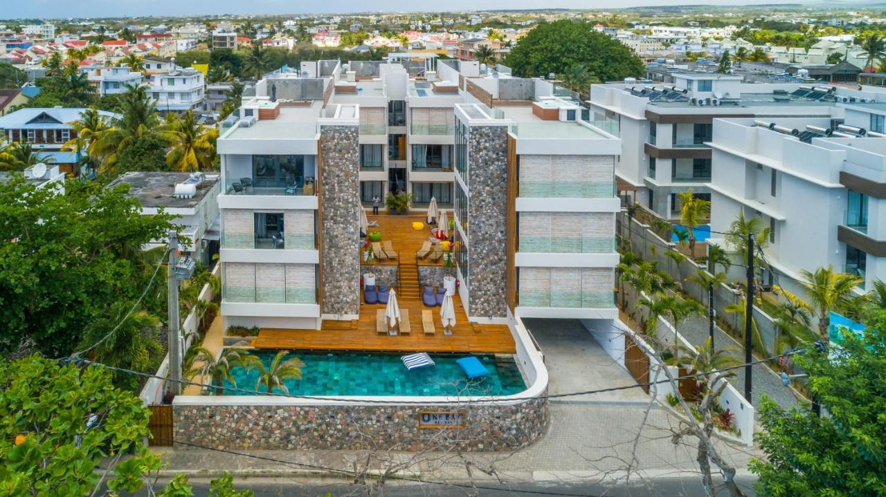 Penthouse 13 - One Bay Residence With Private Rooftop Terrace And Dip In Pool Pereybere Beach Екстер'єр фото